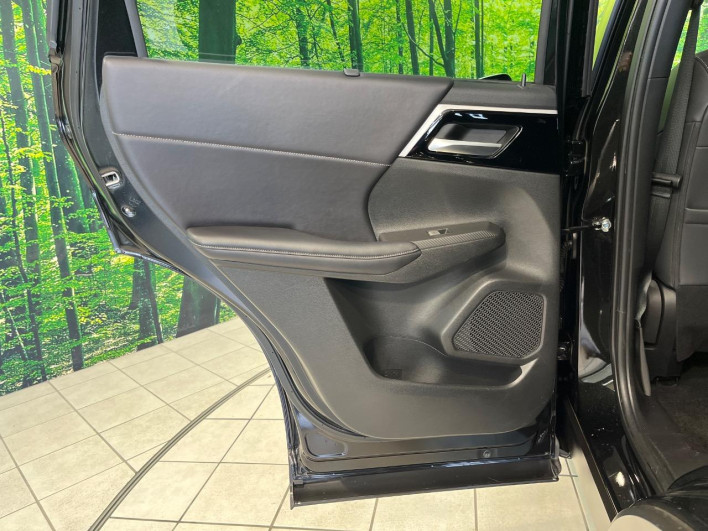 2023 Mitsubishi OUTLANDER PHEV 5LA-GN0W (UW-6a3b4a1dc9b7b)[21]