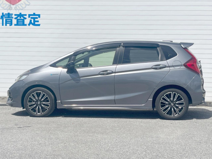 2017 Honda Fit Hybrid DAA-GP5 (UW-6a3b4a1fb5145)[5]