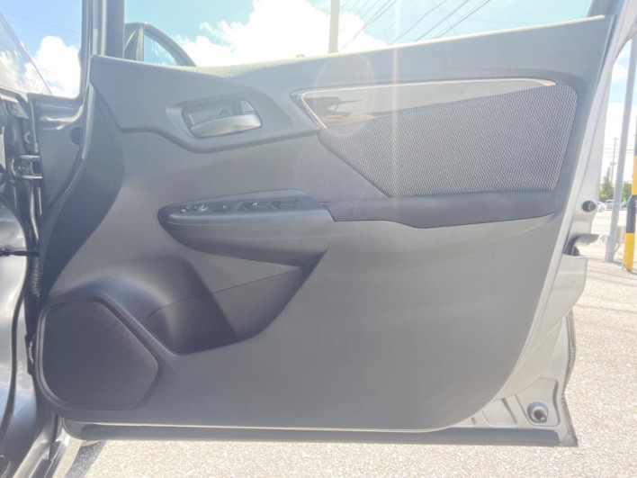 2017 Honda Fit Hybrid DAA-GP5 (UW-6a3b4a1fb5145)[29]