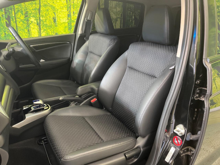 2015 Honda Fit Hybrid DAA-GP5 (UW-6a3b4a21a1725)[24]