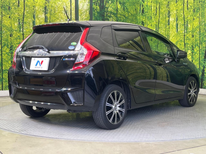 2015 Honda Fit Hybrid DAA-GP5 (UW-6a3b4a21a1725)[8]