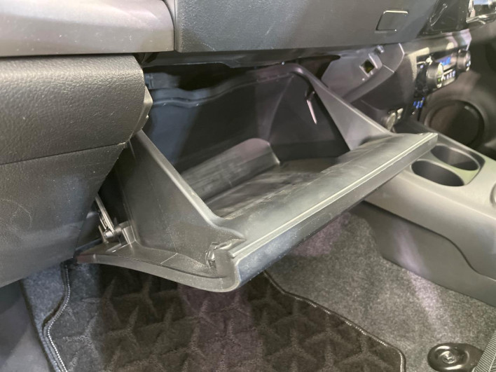 2024 Toyota Hilux 3DF-GUN125 (UW-6a3b4a2d9e6dd)[10]