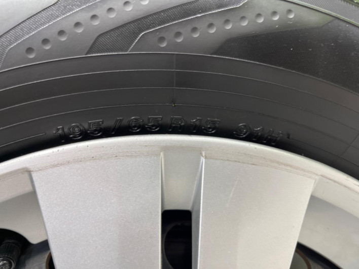 2016 Nissan Serena DAA-HC26 (UW-6a3b4a3656737)[18]