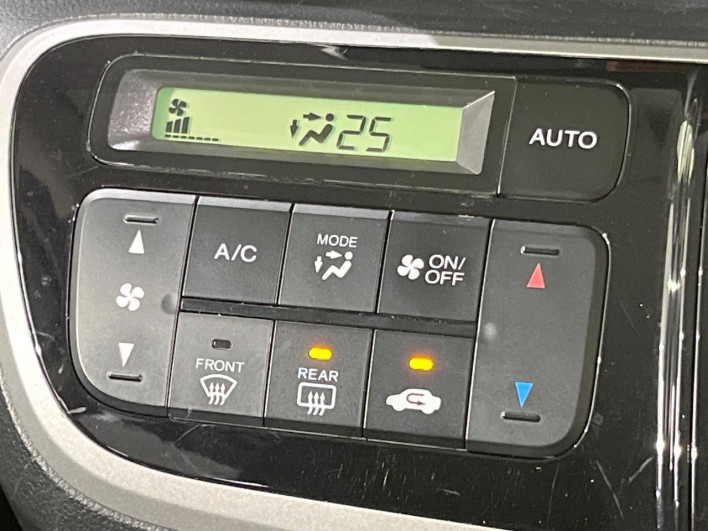 2013 Honda N-BOX DBA-JF1 (UW-6a3b4a5a967fd)[28]
