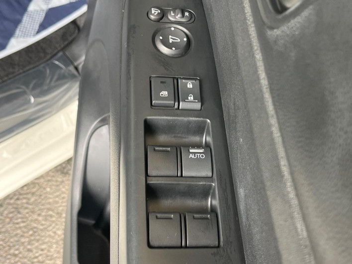 2015 Honda N-BOX DBA-JF1 (UW-6a3b4a5bd9834)[21]