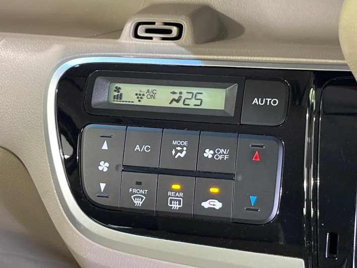 2016 Honda N-BOX DBA-JF1 (UW-6a3b4a5d05562)[12]