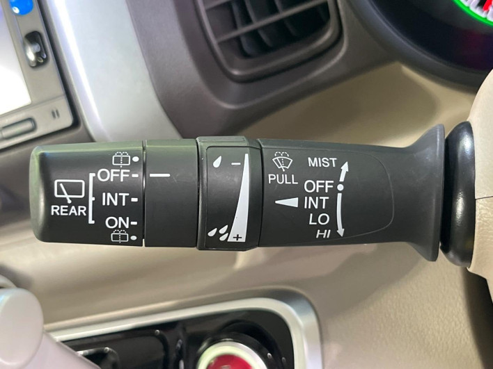 2016 Honda N-BOX DBA-JF1 (UW-6a3b4a5d05562)[18]