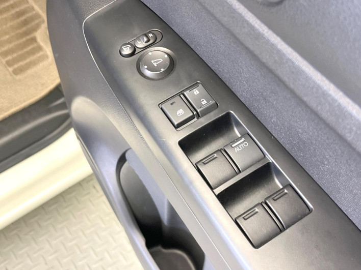 2017 Honda N-BOX DBA-JF1 (UW-6a3b4a5eee453)[17]