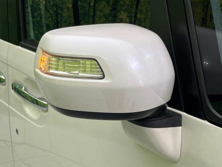 2017 Honda N-BOX CUSTOM DBA-JF1 (UW-6a3b4a5f306c4)[13]
