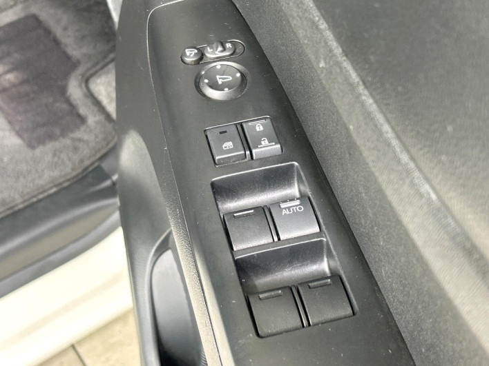 2014 Honda N-BOX DBA-JF1 (UW-6a3b4a6060ca5)[29]