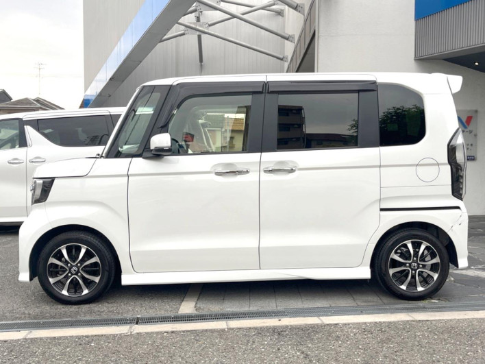2019 Honda N-BOX CUSTOM DBA-JF3 (UW-6a3b4a653dfdd)[13]