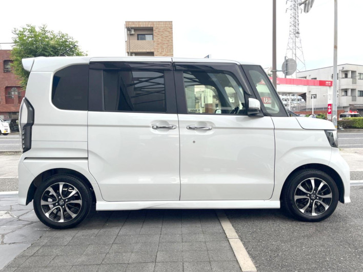 2019 Honda N-BOX CUSTOM DBA-JF3 (UW-6a3b4a653dfdd)[26]