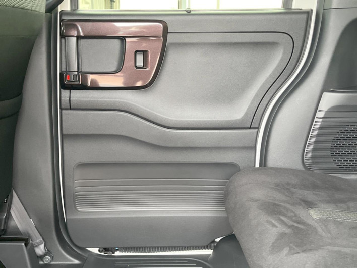 2020 Honda N-BOX CUSTOM 6BA-JF3 (UW-6a3b4a67f3bb6)[16]