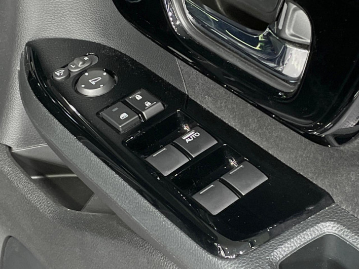 2024 Honda N-BOX CUSTOM 6BA-JF3 (UW-6a3b4a6bc8a3d)[26]