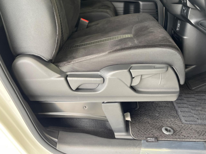 2023 Honda N-BOX CUSTOM 6BA-JF3 (UW-6a3b4a71d454f)[22]