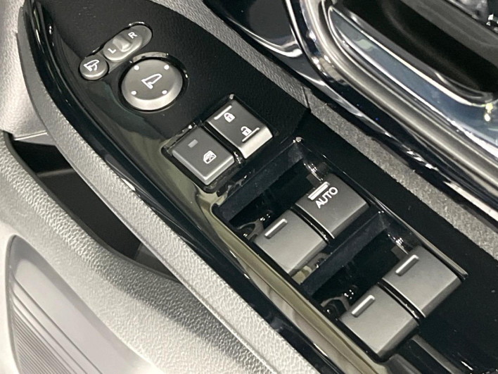 2023 Honda N-BOX CUSTOM 6BA-JF3 (UW-6a3b4a720f863)[21]
