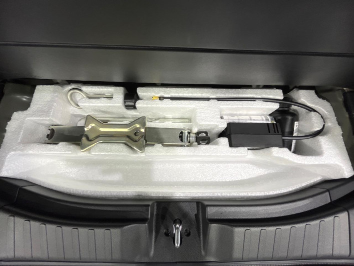 2023 Honda N-BOX CUSTOM 6BA-JF3 (UW-6a3b4a720f863)[15]