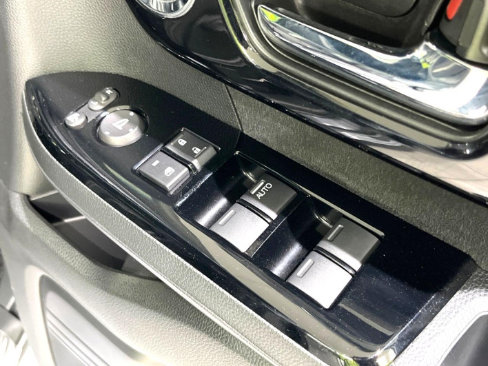 2021 Honda N-BOX CUSTOM 6BA-JF4 (UW-6a3b4a74be072)[13]