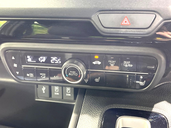 2021 Honda N-BOX CUSTOM 6BA-JF4 (UW-6a3b4a74be072)[21]