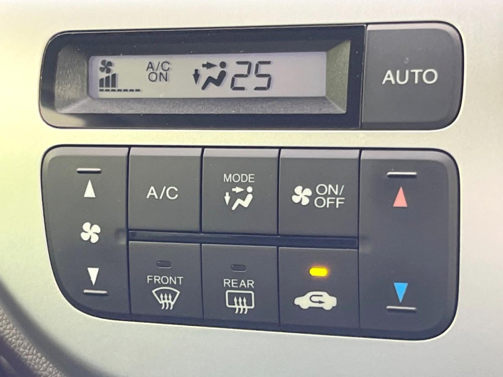 2015 Honda N-WGN Custom DBA-JH1 (UW-6a3b4a89040ba)[28]