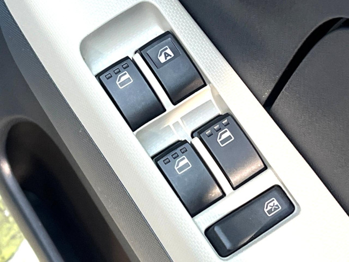 2018 Daihatsu Mira Tocot DBA-LA550S (UW-6a3b4abb3c4ba)[23]