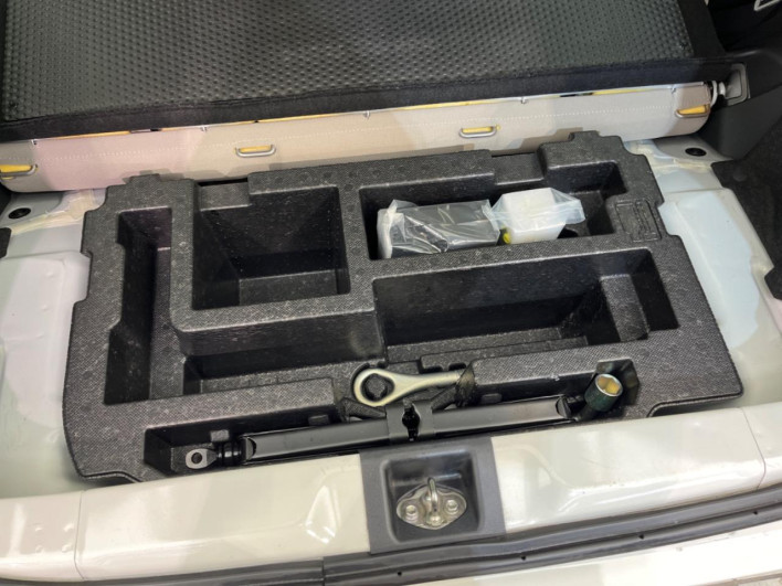 2020 Daihatsu Mira Tocot DBA-LA550S (UW-6a3b4abce3066)[18]