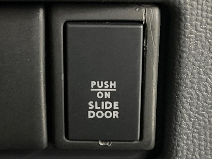 2011 Nissan Roox CBA-ML21S (UW-6a3b4b165b4f1)[17]