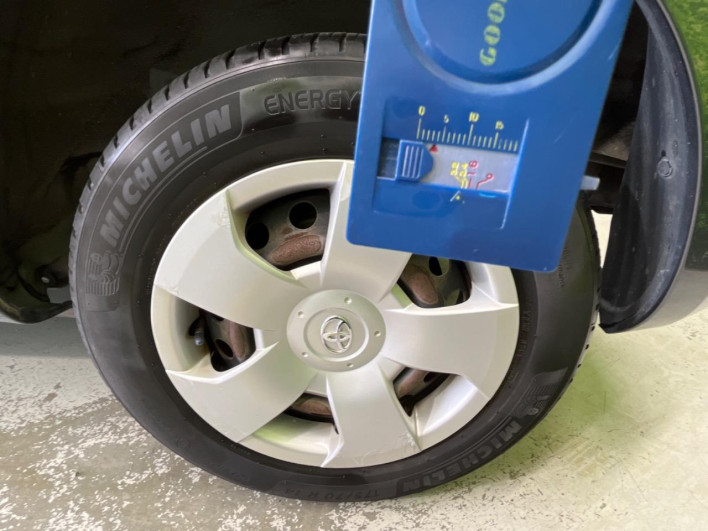 2010 Toyota Sienta DBA-NCP81G (UW-6a3b4b5e4e987)[29]
