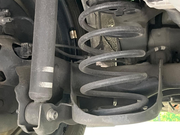 2015 Toyota Aqua DAA-NHP10 (UW-6a3b4b61839f0)[27]