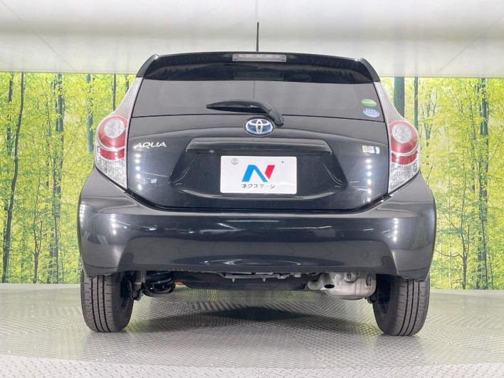 2014 Toyota Aqua DAA-NHP10 (UW-6a3b4b6528a34)[17]