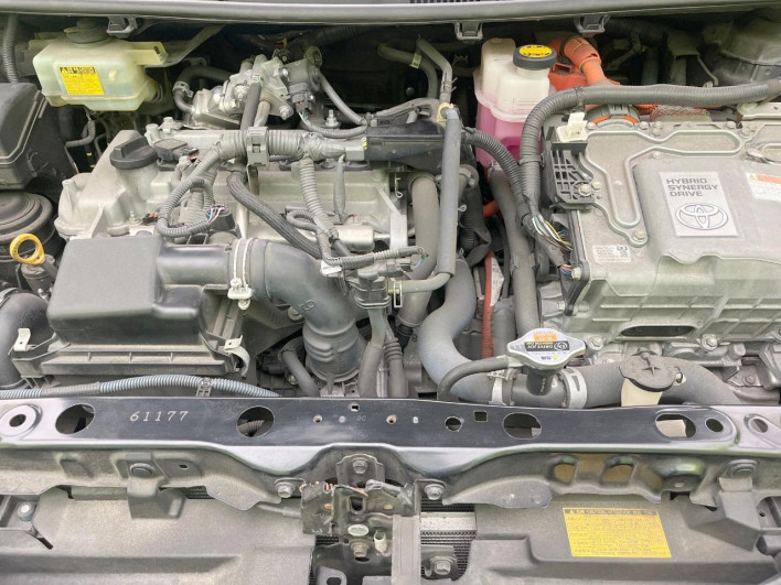 2014 Toyota Aqua DAA-NHP10 (UW-6a3b4b6528a34)[4]