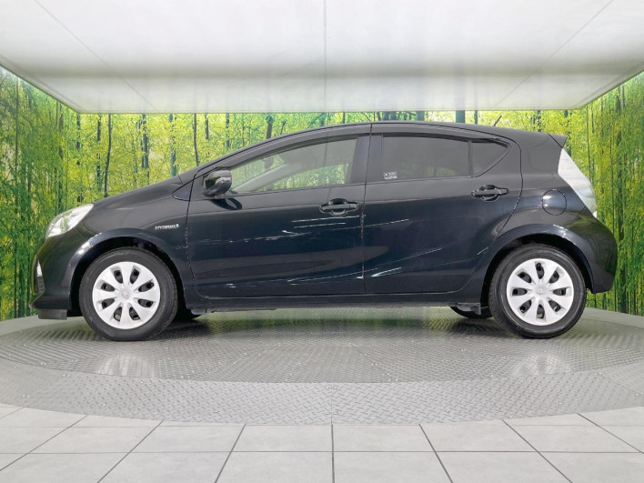 2014 Toyota Aqua DAA-NHP10 (UW-6a3b4b6528a34)[15]