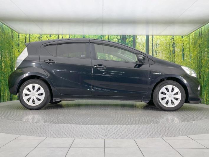 2014 Toyota Aqua DAA-NHP10 (UW-6a3b4b6528a34)[19]