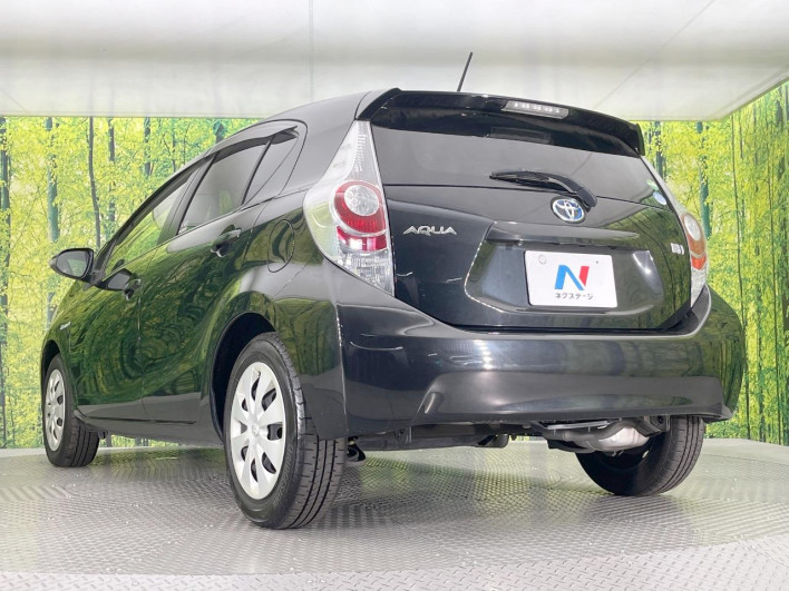 2014 Toyota Aqua DAA-NHP10 (UW-6a3b4b6528a34)[16]