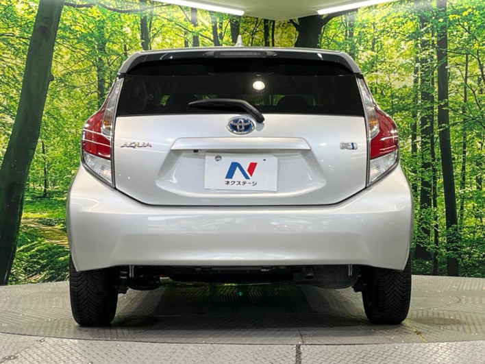 2015 Toyota Aqua DAA-NHP10 (UW-6a3b4b669f7d3)[7]