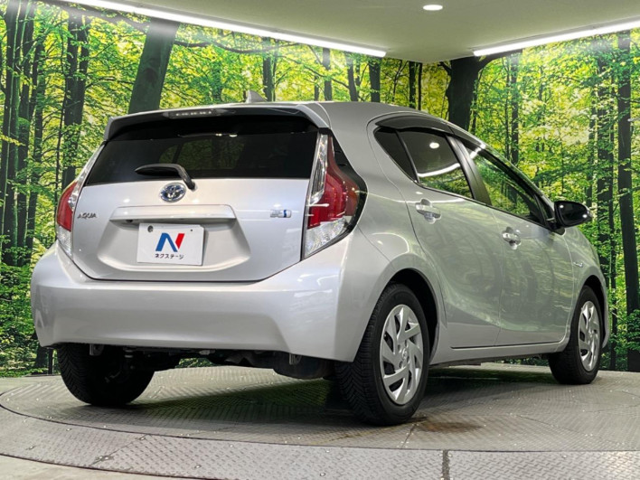 2015 Toyota Aqua DAA-NHP10 (UW-6a3b4b669f7d3)[8]