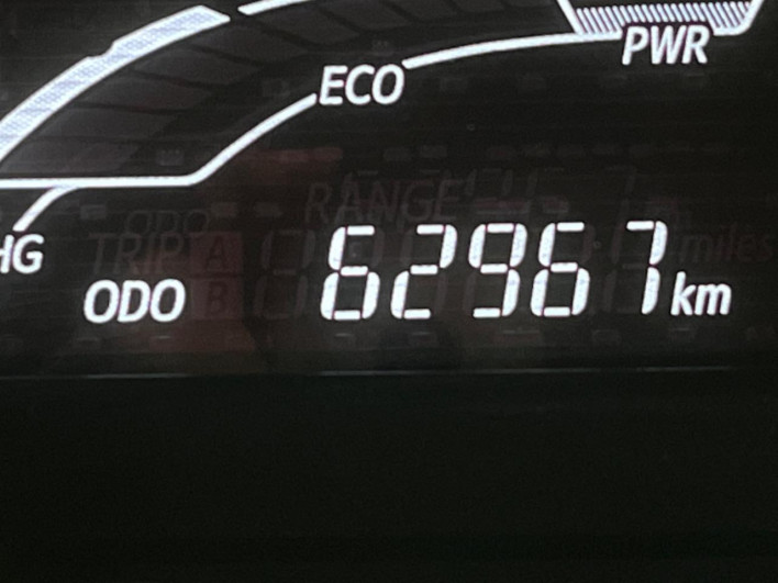 2015 Toyota Aqua DAA-NHP10 (UW-6a3b4b669f7d3)[2]