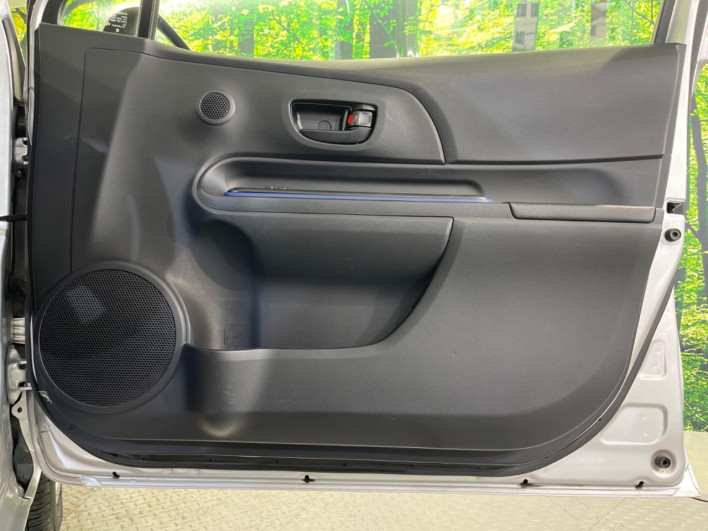 2015 Toyota Aqua DAA-NHP10 (UW-6a3b4b669f7d3)[16]