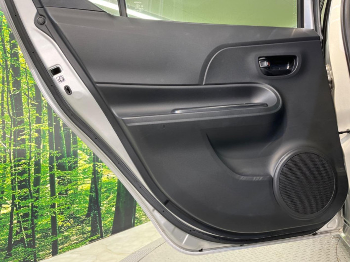 2015 Toyota Aqua DAA-NHP10 (UW-6a3b4b669f7d3)[19]