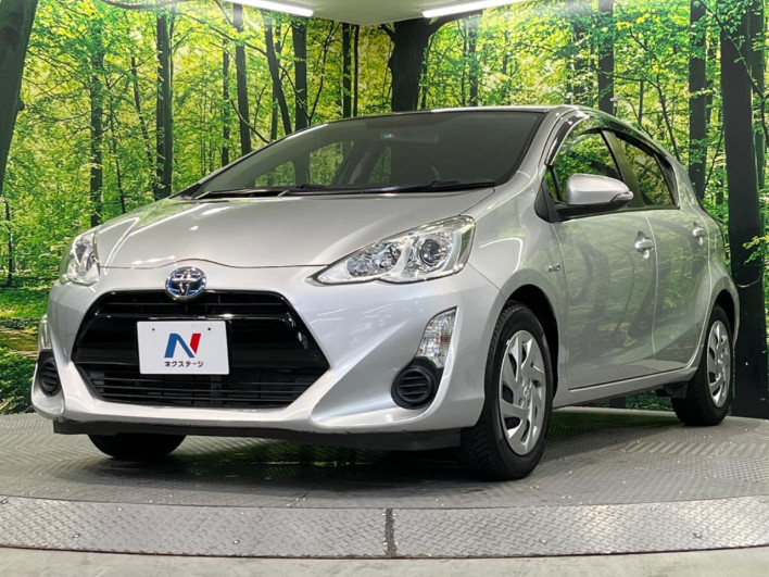 2015 Toyota Aqua DAA-NHP10 (UW-6a3b4b669f7d3)[4]
