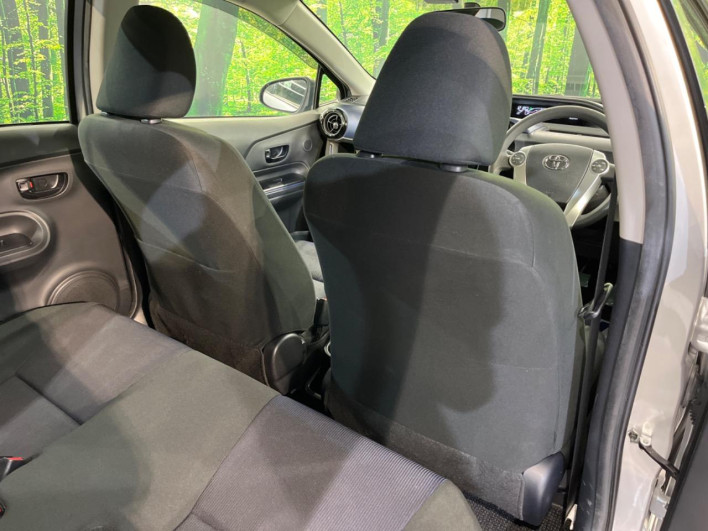 2015 Toyota Aqua DAA-NHP10 (UW-6a3b4b669f7d3)[26]
