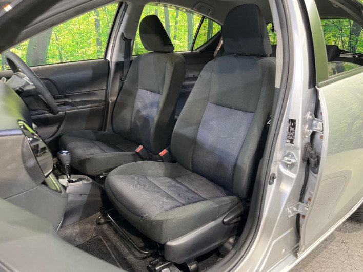 2015 Toyota Aqua DAA-NHP10 (UW-6a3b4b669f7d3)[15]