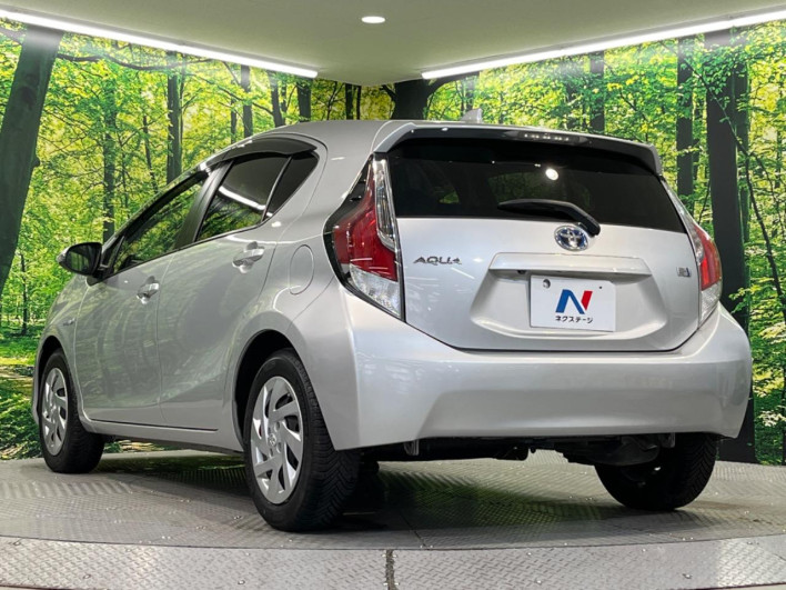 2015 Toyota Aqua DAA-NHP10 (UW-6a3b4b669f7d3)[6]