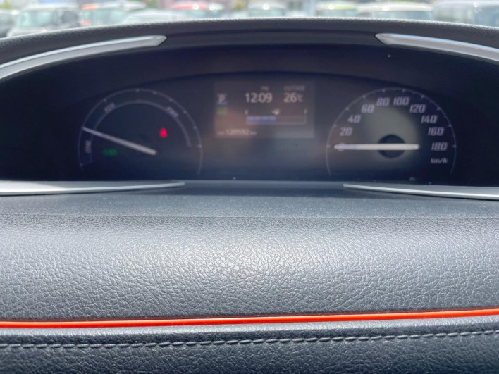 2015 Toyota Sienta DAA-NHP170G (UW-6a3b4b6b0cfb7)[14]