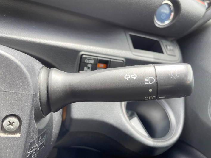 2015 Toyota Sienta DAA-NHP170G (UW-6a3b4b6b0cfb7)[24]