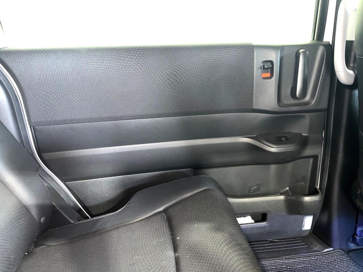 2012 Honda Stepwgn Spada DBA-RK5 (UW-6a3b4b8034cea)[23]