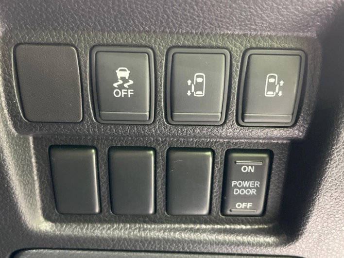 2015 Nissan Elgrand DBA-TE52 (UW-6a3b4ba43c8f0)[20]