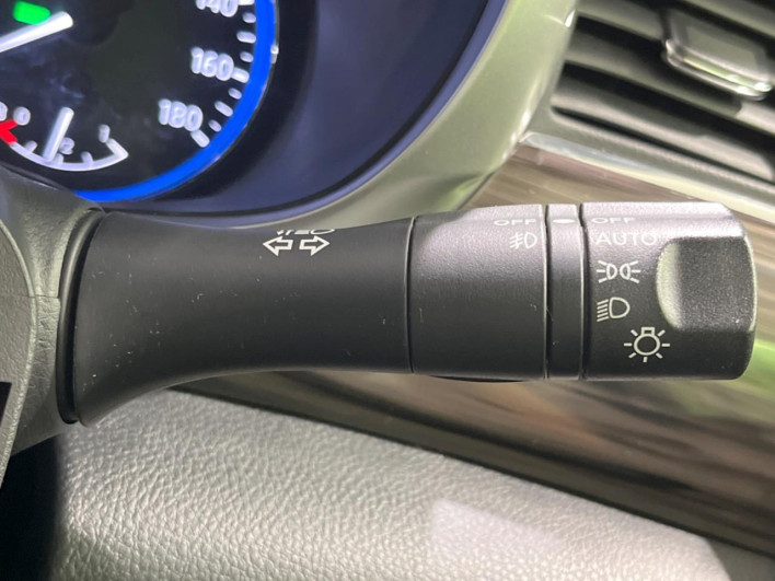 2015 Nissan Elgrand DBA-TE52 (UW-6a3b4ba43c8f0)[27]