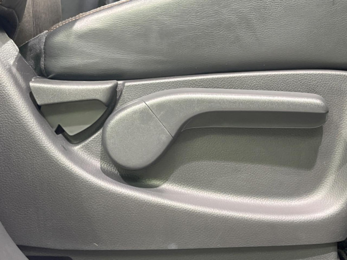 2015 Nissan Elgrand DBA-TE52 (UW-6a3b4ba43c8f0)[18]