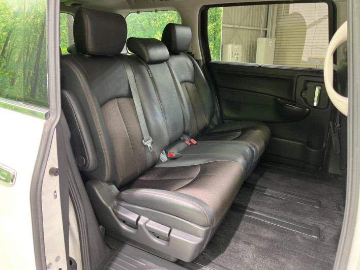 2015 Nissan Elgrand DBA-TE52 (UW-6a3b4ba43c8f0)[7]